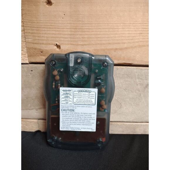 VTG Milton Bradley 1995 Battleship Electronic Handheld Game **UNTESTED** - Picture 2 of 2
